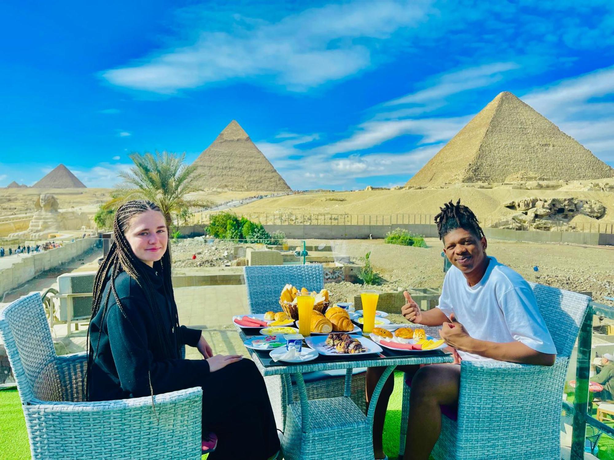 Golden Scarab Pyramids Hotel Kafret el-Gabal Екстериор снимка